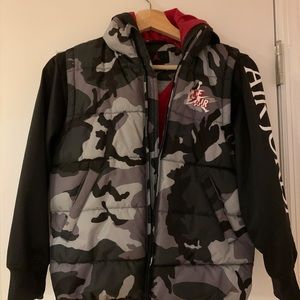Boy fall jacket, barely worn looks brand new.  Size Medium (8-10 yrs old)